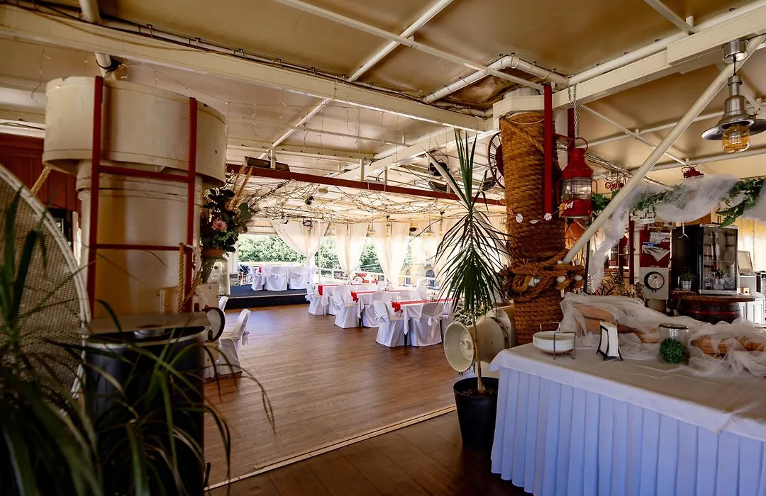 Botel Marina-1