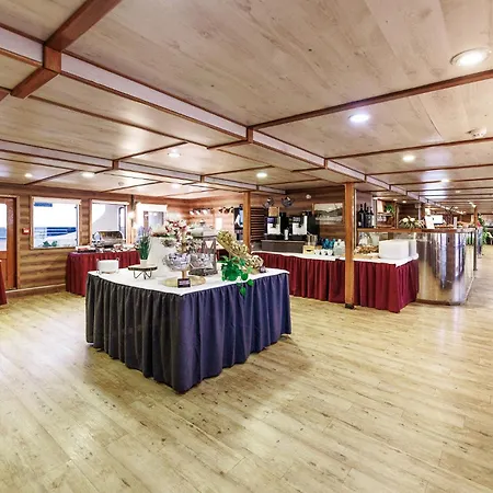 Botel Marina-3
